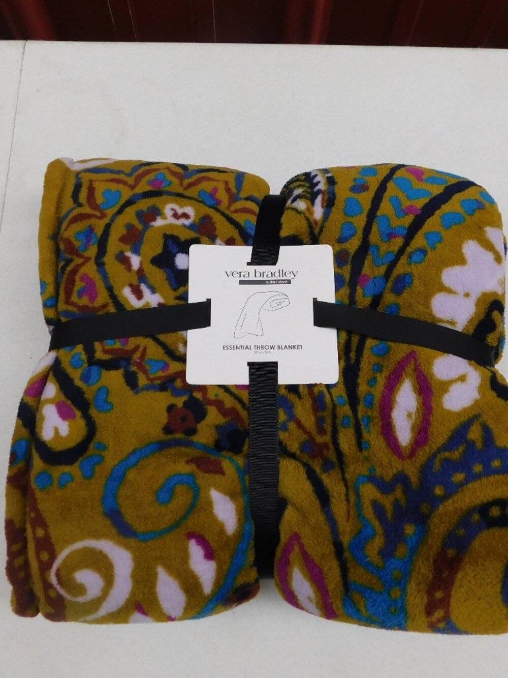 Vera Bradley Soft Plush Essential Throw Blanket 50 x 80 " NEW w/ Tag